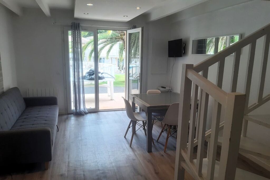 Duplex Apartment For 6 People In A Residence With A Pool - Anglet