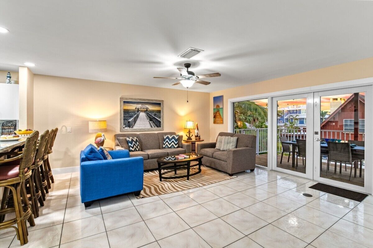 Villa, Pets Allowed, Beach View | Living area