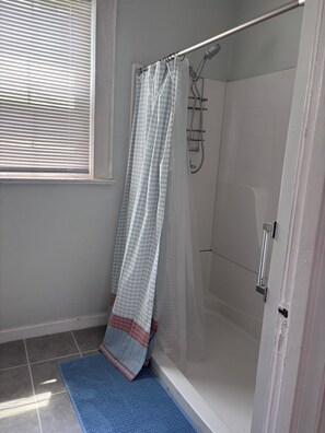 Bathroom - Renovated historic bungalow walking distance to Claflin University and SC State. (Orangeburg)