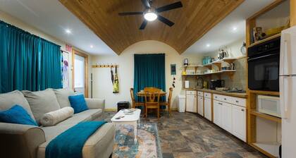Cuddy Cabin - Studio Apartment