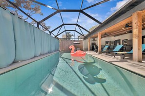 Pool - 8BR Luxury Estate | 7.5 Baths, Pool & Spa (Temple Terrace)