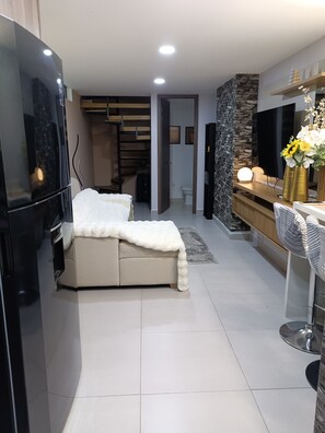 1 bedroom, WiFi, bed sheets - Jacuzzi apt near comuna 13 and laureles fast wifi, air conditioning (Medellín)