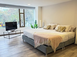 1 habitación, tabla de planchar con plancha, wifi y ropa de cama 