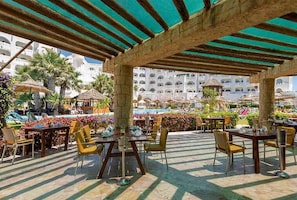 Outdoor dining - Lella baya & thalasso  (Yasmine Hammamet)