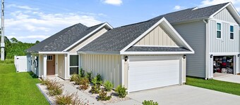 Upscale Coastal Escape | King Suite & Fenced Yard