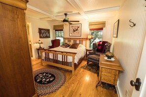 Room - Charming river house in historic Marine on Saint Croix- 2 bedrooms, 3 bathrooms (Marine on Saint Croix)