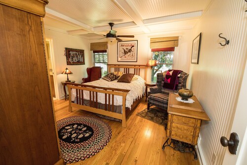 Charming river house in historic Marine on Saint Croix- 2 bedrooms, 3 bathrooms