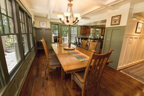 Dining - Charming river house in historic Marine on Saint Croix- 2 bedrooms, 3 bathrooms (Marine on Saint Croix)