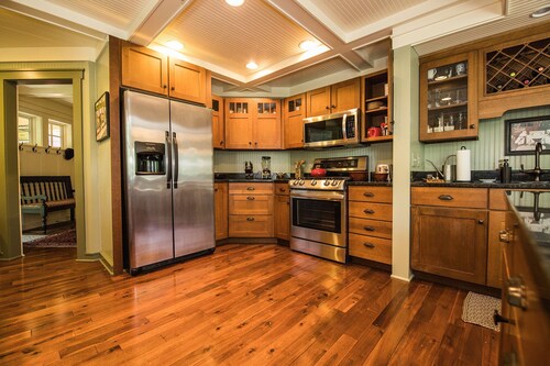 Charming river house in historic Marine on Saint Croix- 2 bedrooms, 3 bathrooms