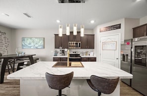 Private kitchen - Fantastic 5-bedroom house near Oakleaf Shopping center (Middleburg)