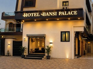 Unclassified image, 2 of 24, button - Hotel Bansi palace (Dwarka-Gujarat)