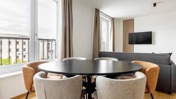 Apartemen, 2 kamar tidur, dapur | Tempat makan