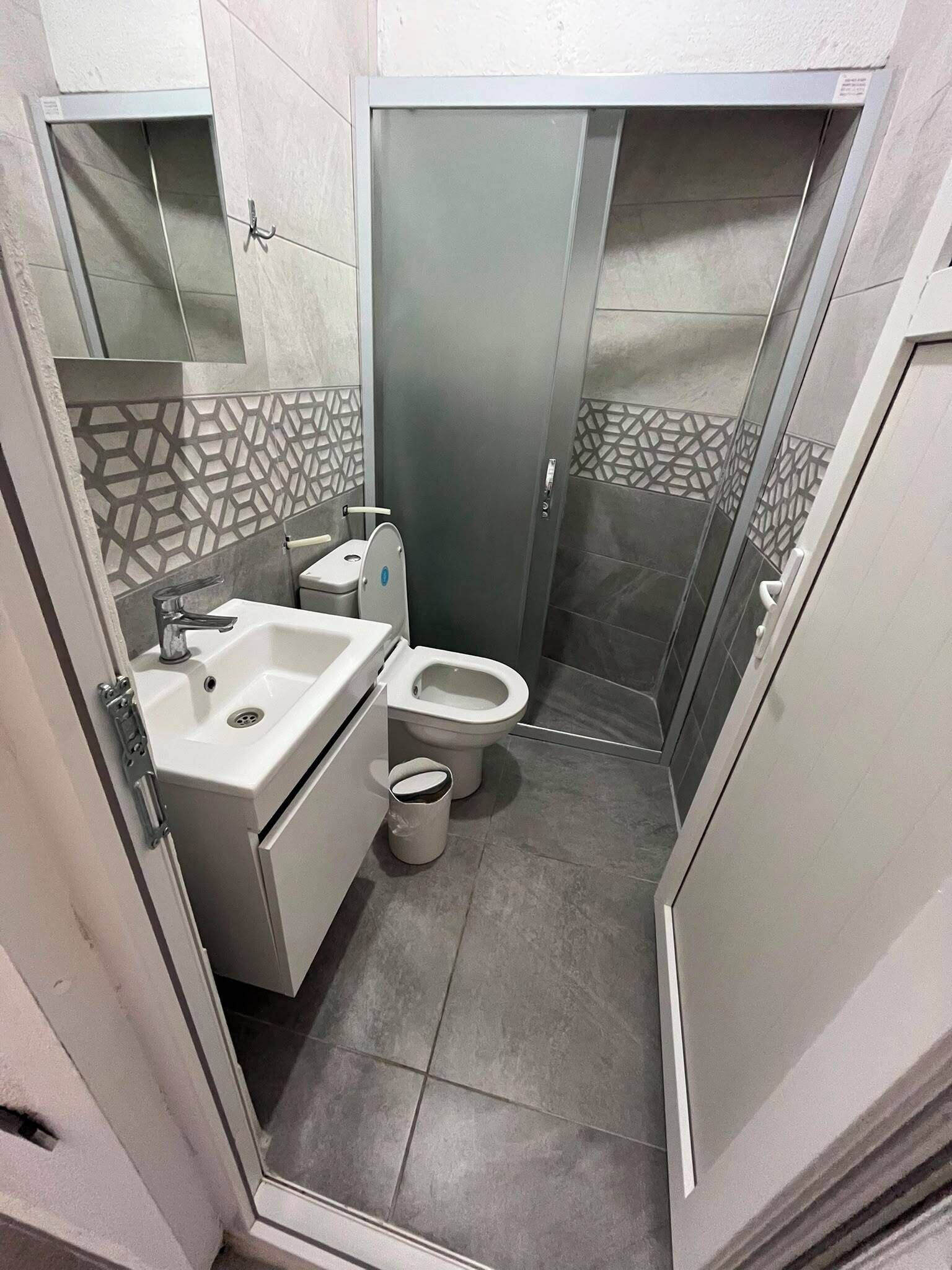 Economy Apartment, Balcony, Mountain View | Bathroom | Shower