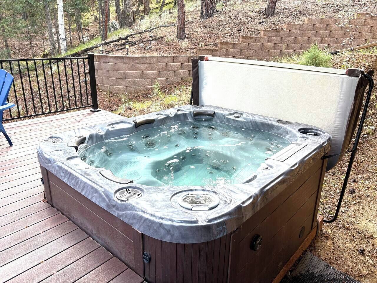 Bañera de hidromasaje al aire libre