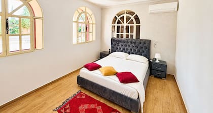 Villa Al Jaouhara – Private Pool, 1-hectare Garden, and Accommodations for 20 Guests