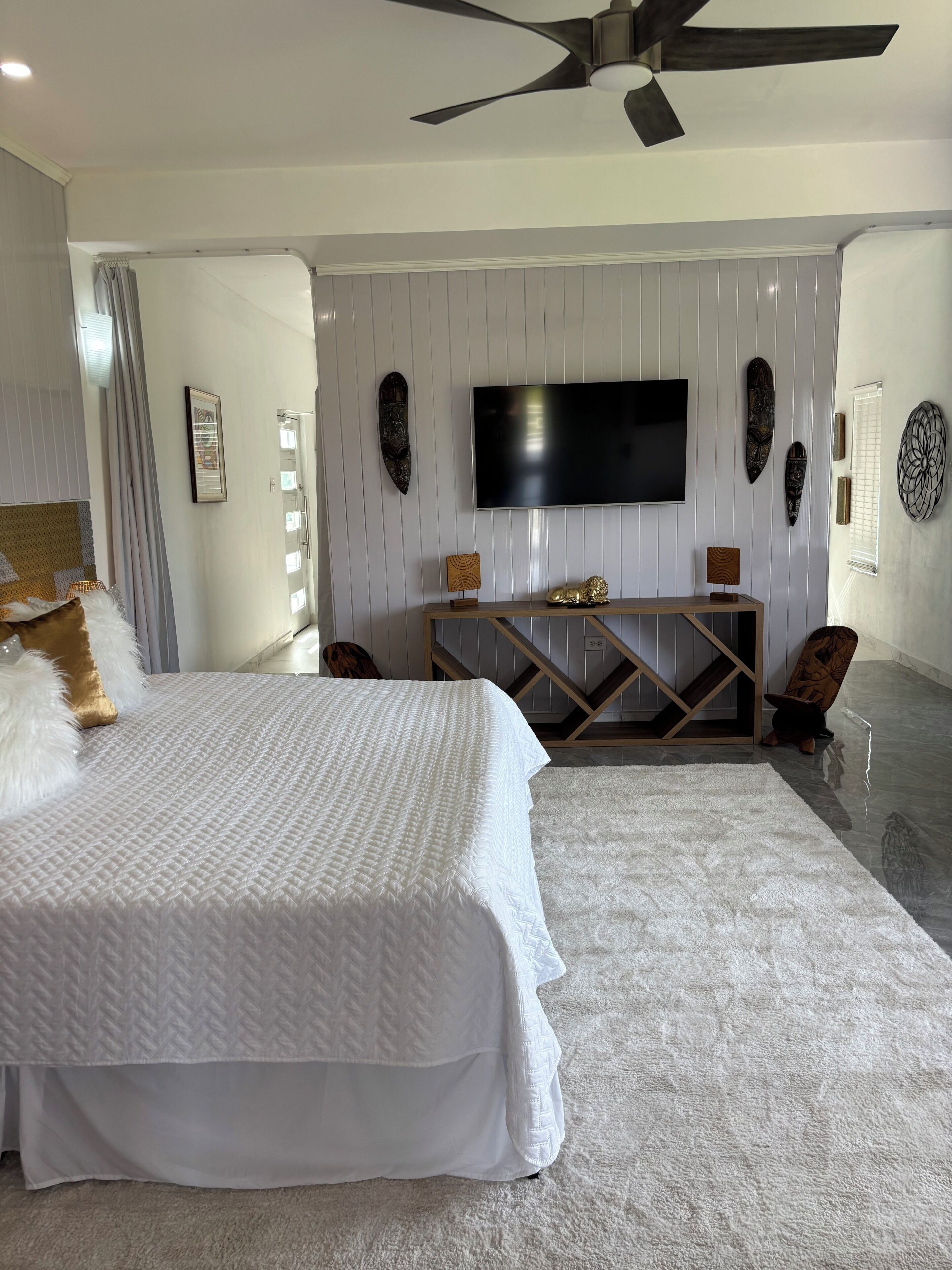 5 quartos, ferros/tábuas de passar roupa, Wi-Fi, roupa de cama