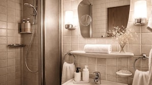 Towels, shampoo - REDBERRY Hotel - Düsseldorf - Neuss (Neuss)