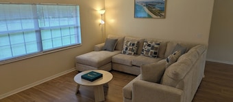 Gator Game Weekend Special! Country home sleeps 6