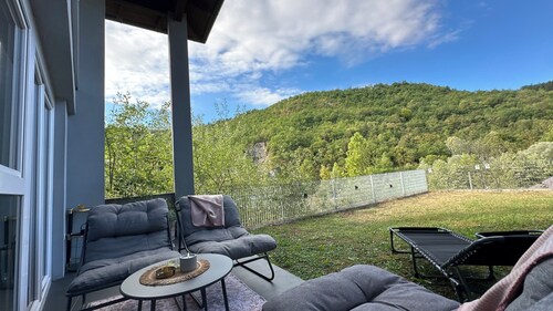 Layal Residence | Cozy 2-Floor Home with Large Private Terrace Near Una River