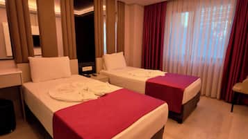 Economy Twin Room | In-room safe, blackout curtains, soundproofing, free WiFi