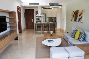 Living area - 4BR Penthouse, Ocean & Mountain Views — All-Inclusive Resort, Puerto Plata (Puerto Plata)