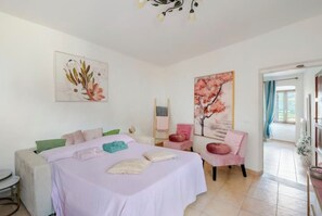 Room - Gabri's Home, a peaceful retreat in the heart of Spello, just a short walk from Via Giulia (Spello)
