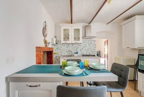 Dining - Gabri's Home, a peaceful retreat in the heart of Spello, just a short walk from Via Giulia (Spello)