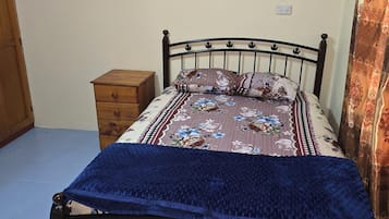 Deluxe Apartment, Balcony | Iron/ironing board, WiFi (free)