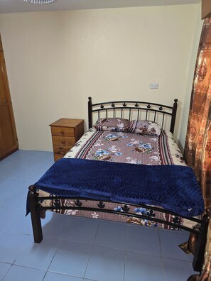 Deluxe Apartment, Balcony | Iron/ironing board, WiFi (free) - Sunny Homestay in Nasinu (Nasinu)
