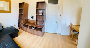 Living area - Chelsea 1-Bed Flat 12 on King's Road | Sleeps 3 (Greater London)