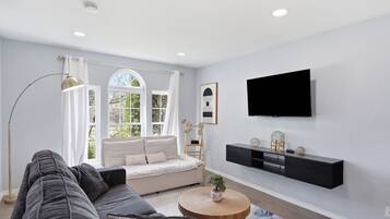 House, Patio | Living area