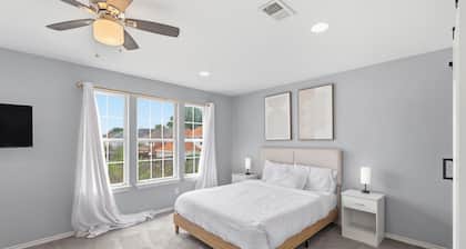 Modern Frisco Retreat 3BR House