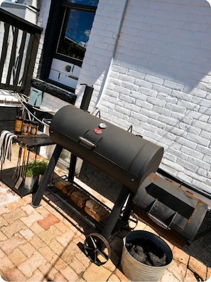 Terrace/patio - Denver Retreat Hot Tub • Game Room • Sleeps 16+ (Denver)