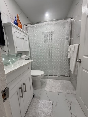 Bathroom - Beautiful and updated Cozy 2 Bedroom,2 Bathroom inPeaceful Portmore,Sleeps six. (Portmore)