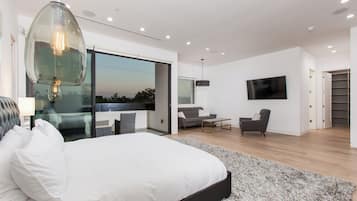 5 habitaciones, tabla de planchar con plancha, wifi y ropa de cama