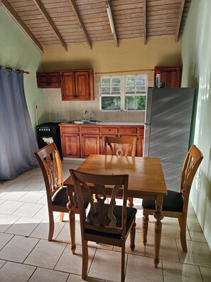 Unclassified image, 3 of 6, button - Perfect 1-bedroom apartment with AC in welcoming Fitches Creek (Osbourn)