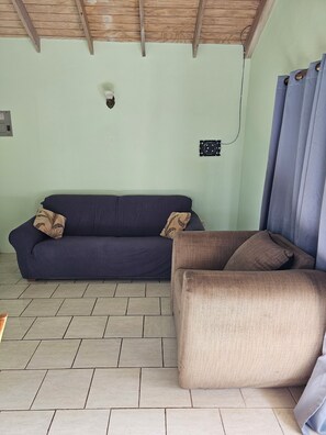 Unclassified image, 5 of 6, button - Perfect 1-bedroom apartment with AC in welcoming Fitches Creek (Osbourn)