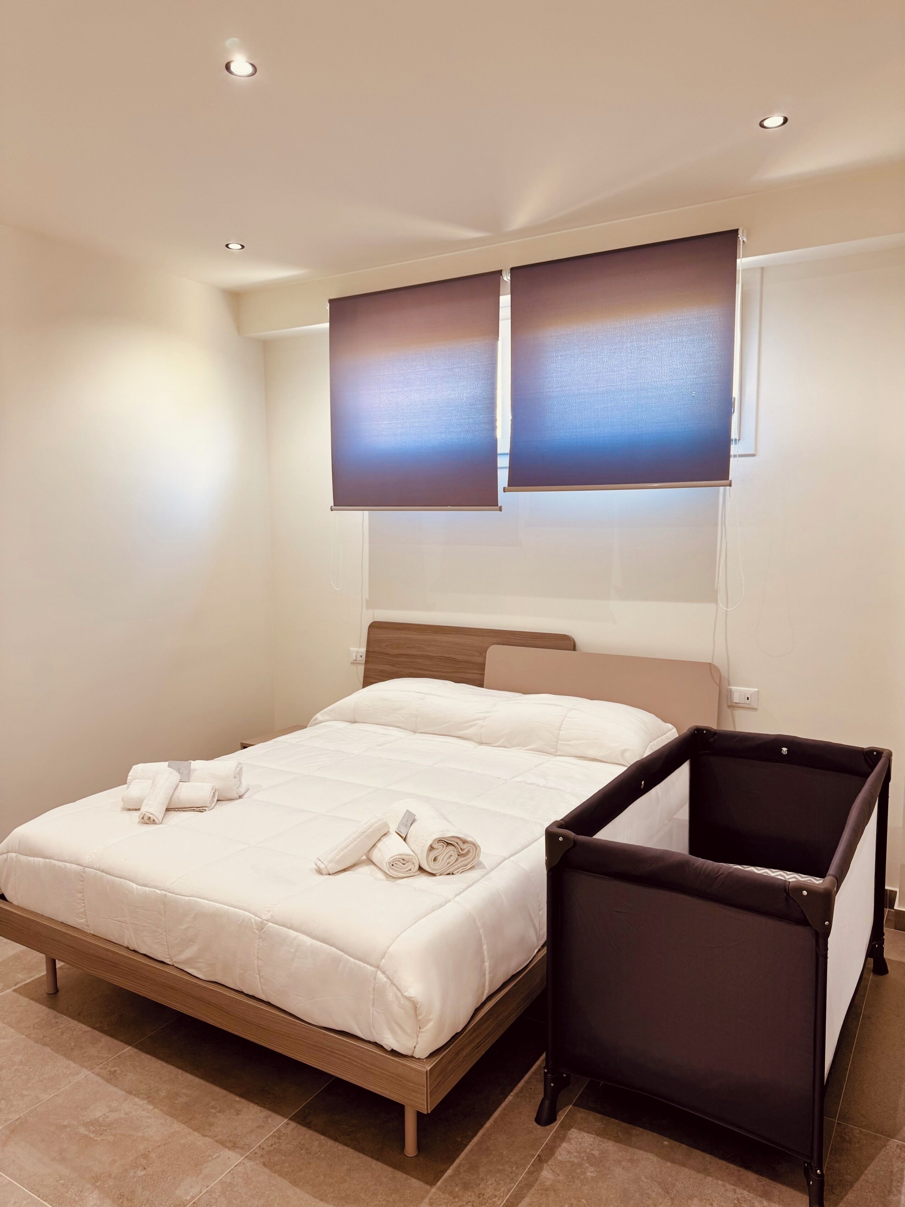 熨斗/熨衫板、Wi-Fi、床單
