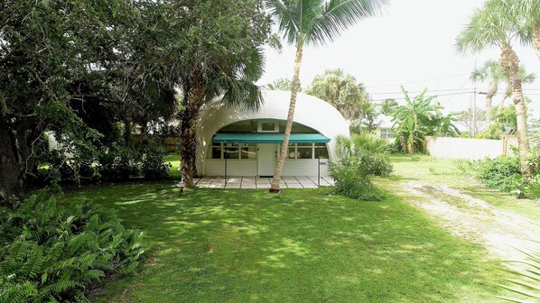 Exterior - Historic 1954 Bubble House in Hobe Sound - 1 Mile from the Beach (Hobe Sound)