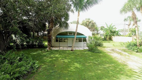 Historic 1954 Bubble House in Hobe Sound - 1 Mile from the Beach