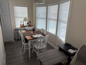 Dining - Immaculate waterfront home on Nettles Island Jensen Beach FL,  Beach Access (Jensen Beach)