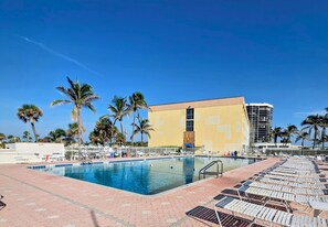 Pool - Immaculate waterfront home on Nettles Island Jensen Beach FL,  Beach Access (Jensen Beach)