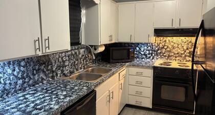 Condo 2-bedroom Mins from Jax beach