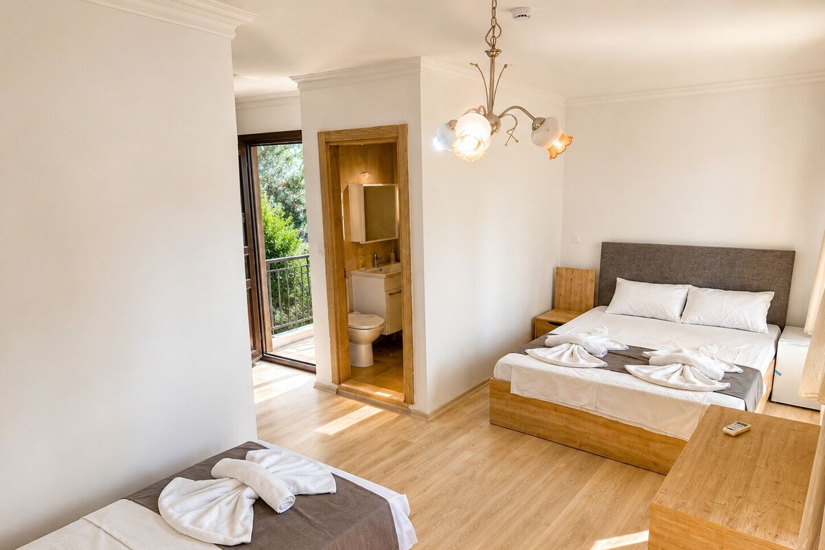 Deluxe Double or Twin Room, Balcony, City View