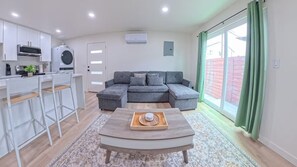 Unclassified image, 4 of 22, button - Bright & Modern Stay - Mins to Downtown & Beaches (San Diego)