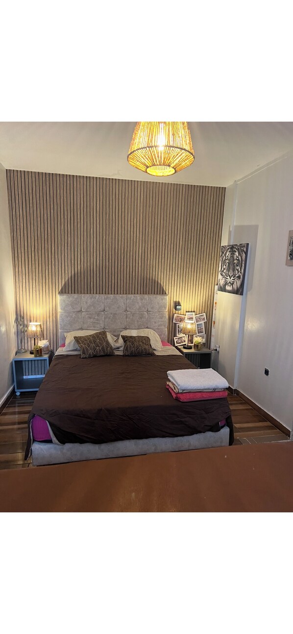 Room - Vrbo Property (Corbeil-Essonnes)