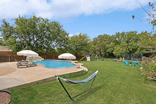 Luxury Gem in the Forest- Pool&HotTub&Cinema&Games