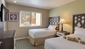 Iron/ironing board, Internet, bed sheets - Christmas in Leavenworth with all the Lights and Festivities - 2 Bed/2Bath Condo (Leavenworth)