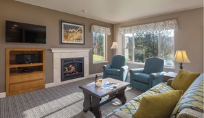 Living area - Christmas in Leavenworth with all the Lights and Festivities - 2 Bed/2Bath Condo (Leavenworth)