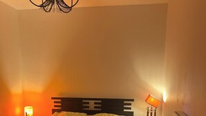 Iron/ironing board, Internet, bed sheets